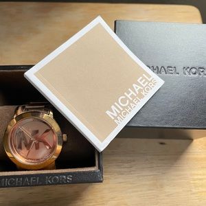 Mk watch